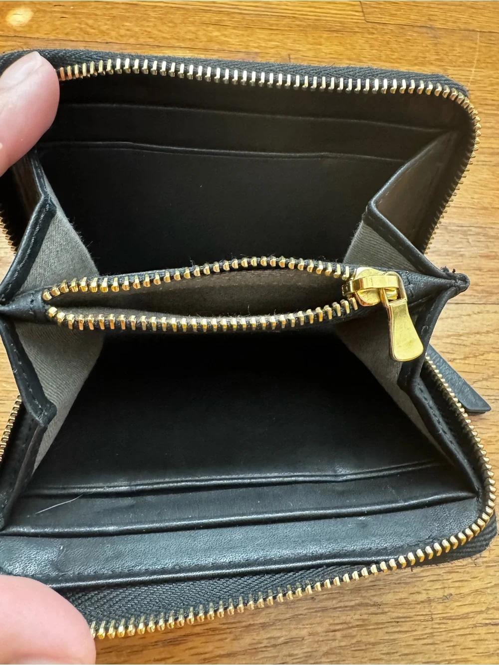 FEED projects black leather zip wallet